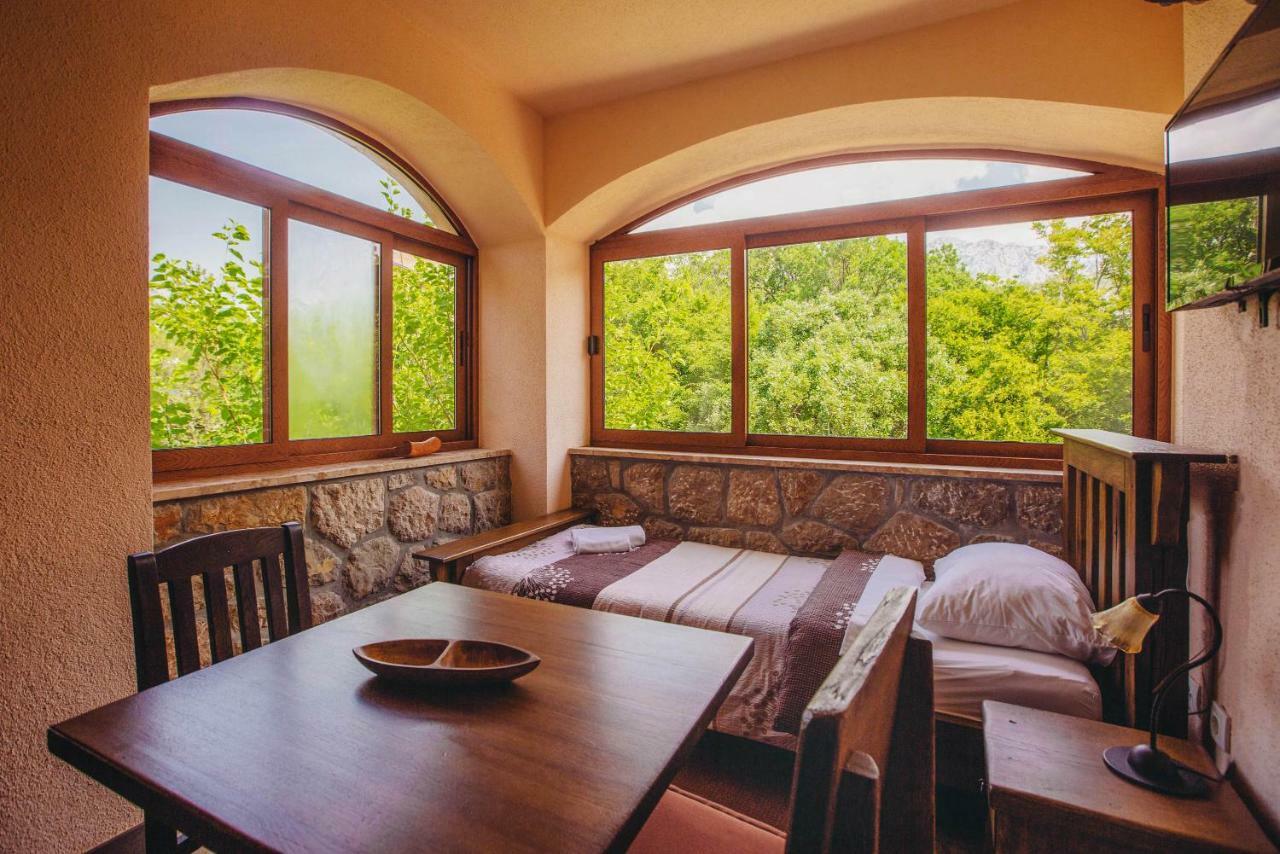 Apartmani I Sobe Dinko Starigrad Paklenica Exterior foto