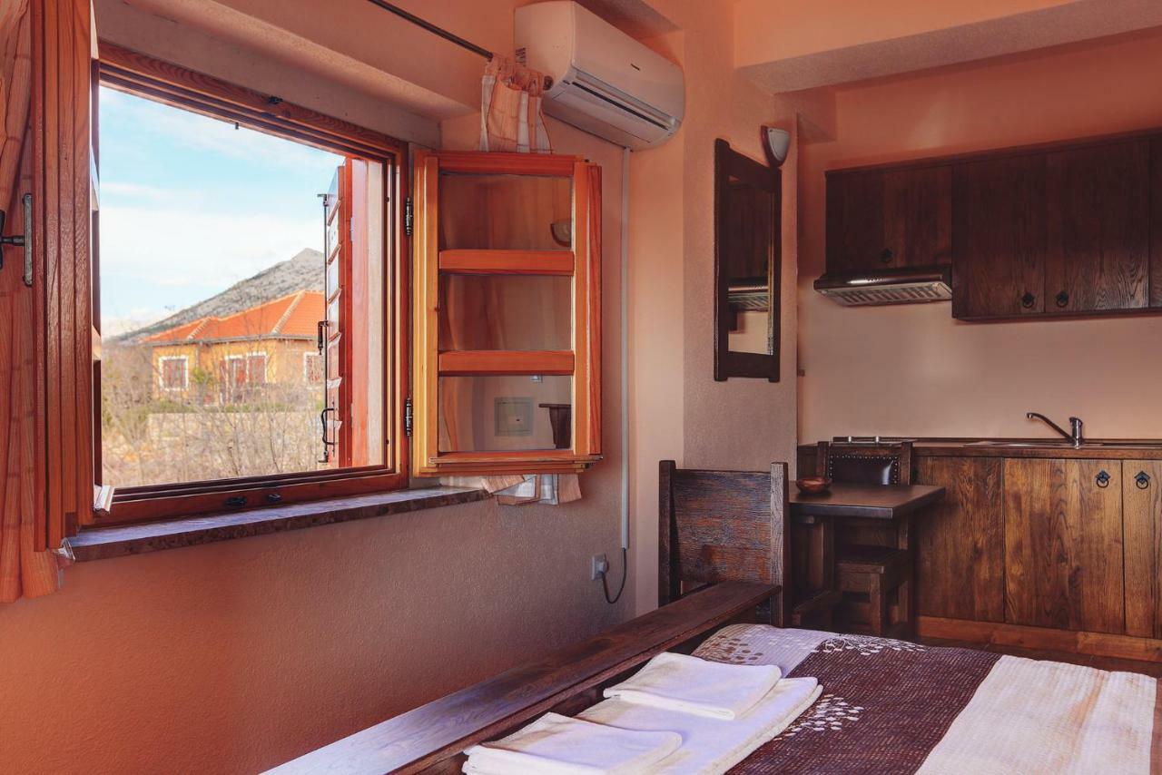 Apartmani I Sobe Dinko Starigrad Paklenica Exterior foto