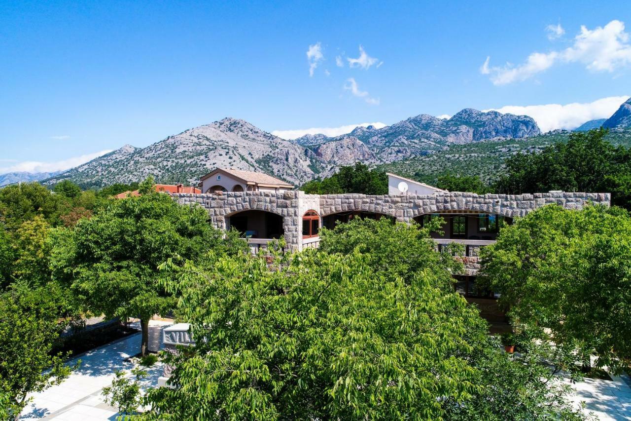 Apartmani I Sobe Dinko Starigrad Paklenica Exterior foto